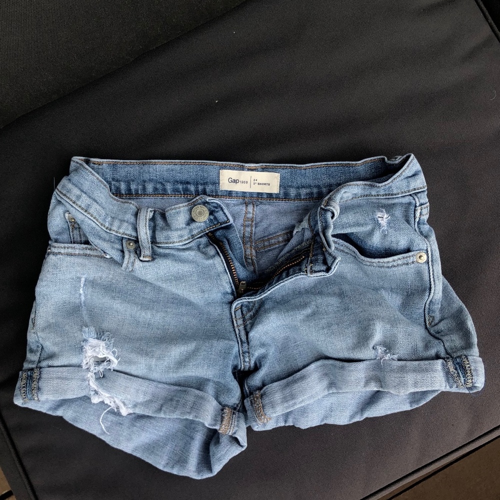 Gap 3" Shorts